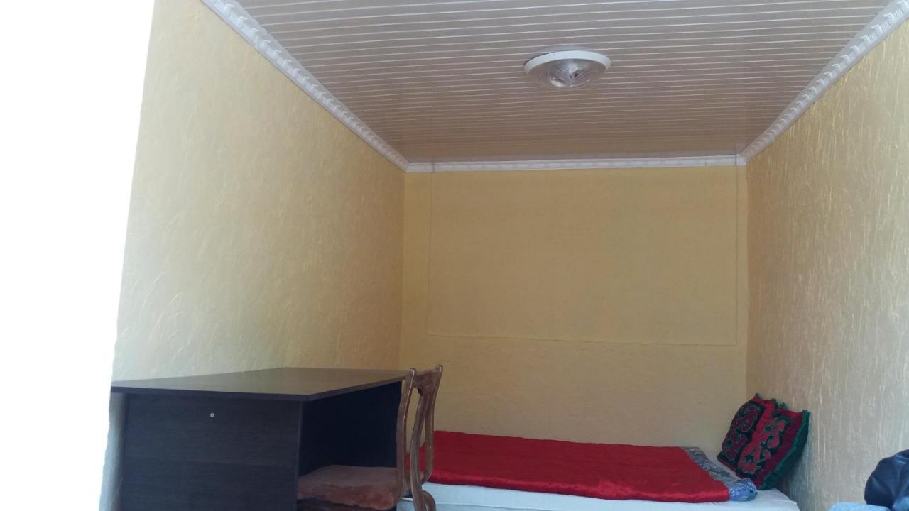 Happy Hostel In Kochkor Ngoại thất bức ảnh