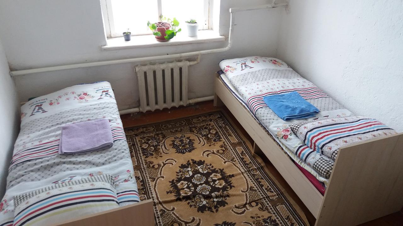 Happy Hostel In Kochkor Ngoại thất bức ảnh