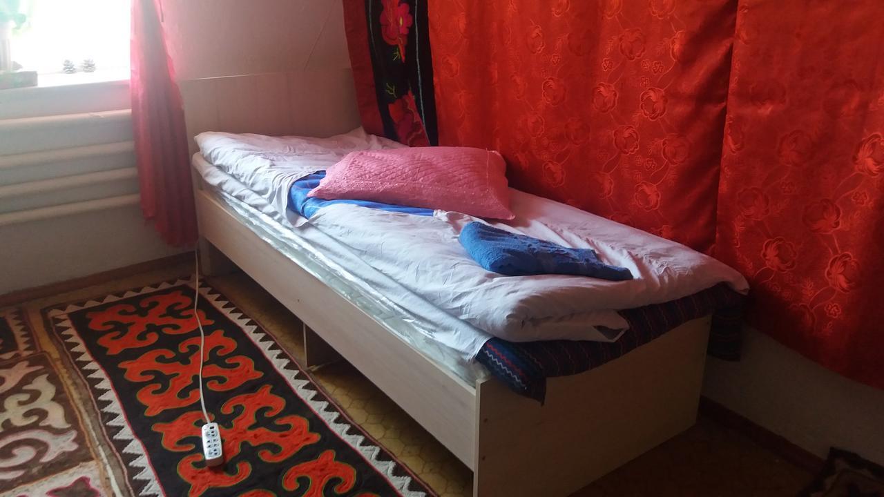Happy Hostel In Kochkor Ngoại thất bức ảnh