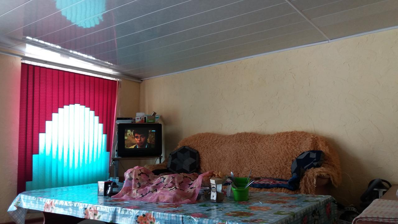 Happy Hostel In Kochkor Ngoại thất bức ảnh